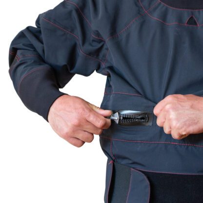 Sandiline Black Edition Trockenanzug Detail Zipper Front
